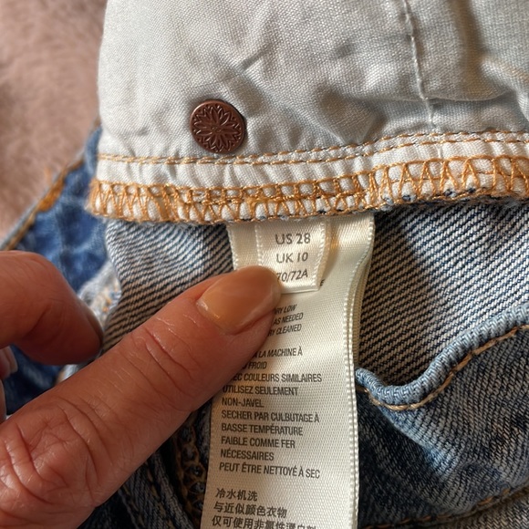 NWT Free people CRVY boyfriend distressed jeans size 28 - Picture 6 of 15